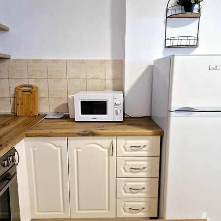 Pelican Apartment *